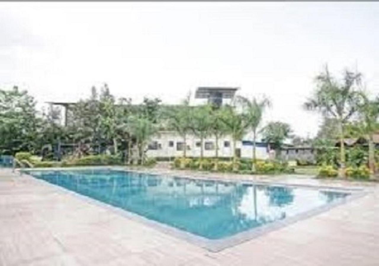 Hotel Metro Palace Resort Karjat Exterior foto