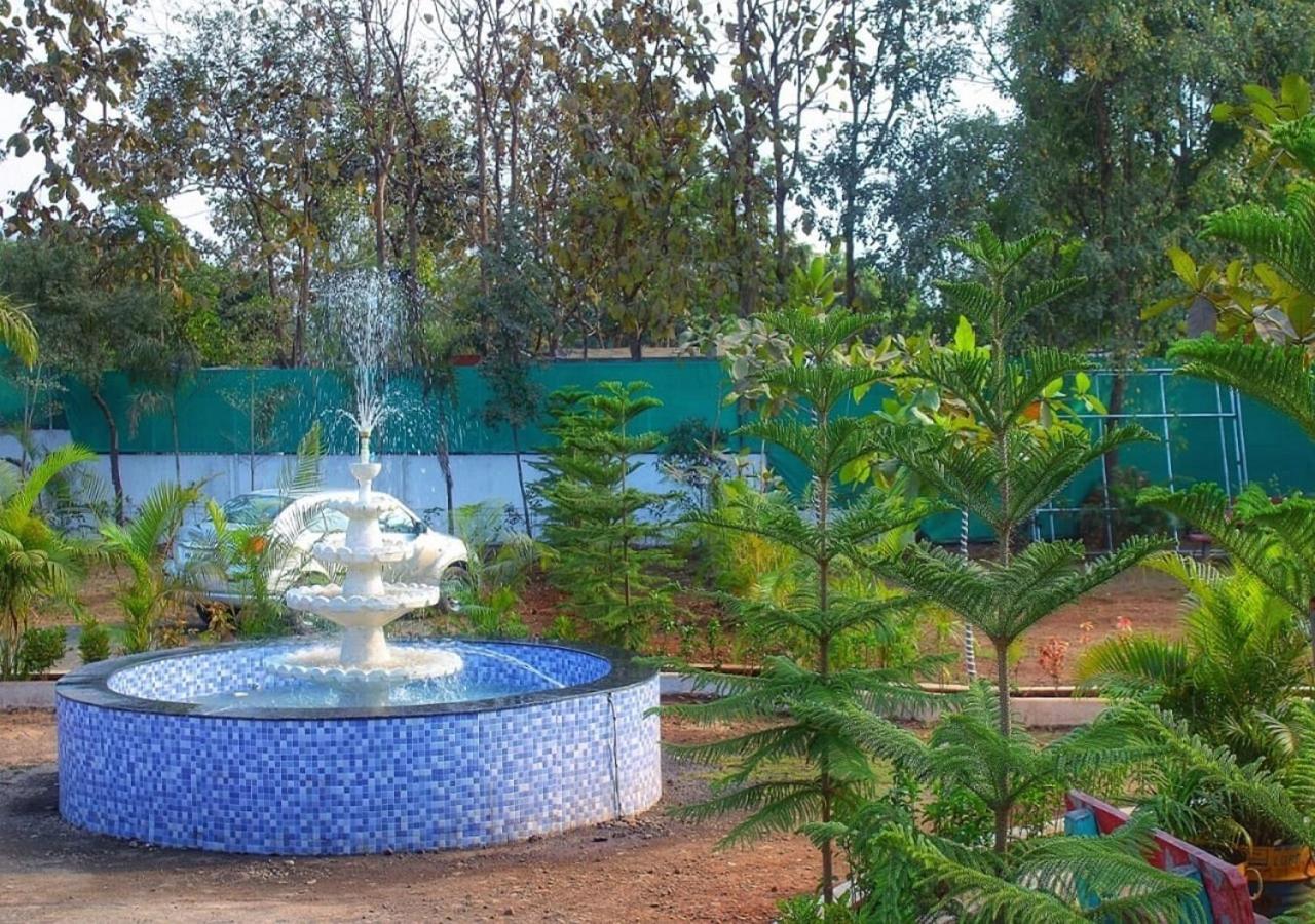 Hotel Metro Palace Resort Karjat Exterior foto
